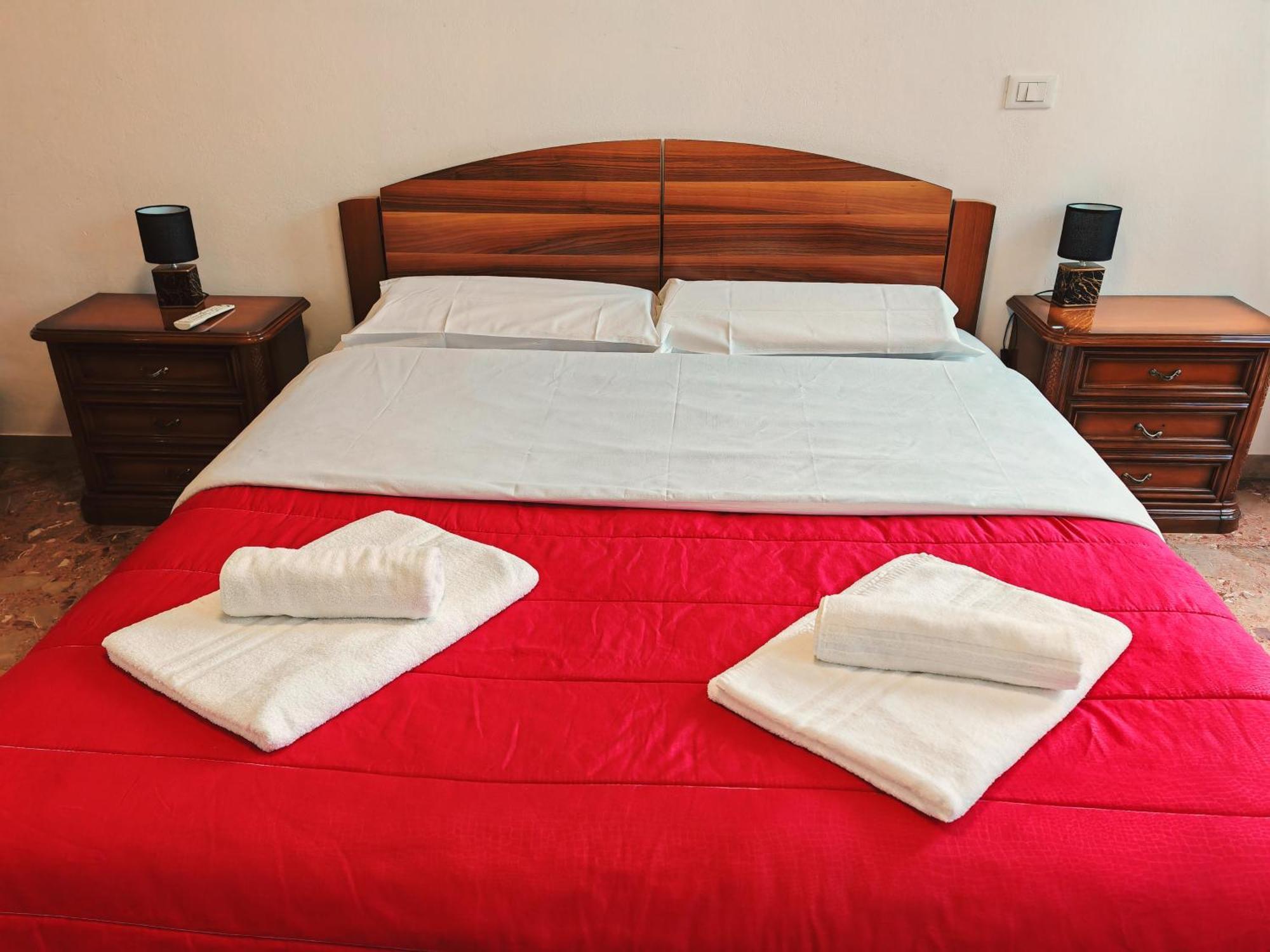 Goldmine Guest House 2 Venice Room photo